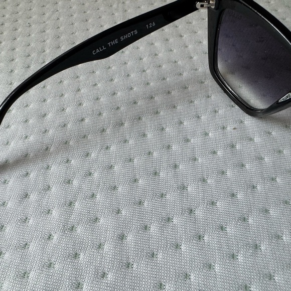 Quay Australia Black Sunglasses - Picture 2 of 4